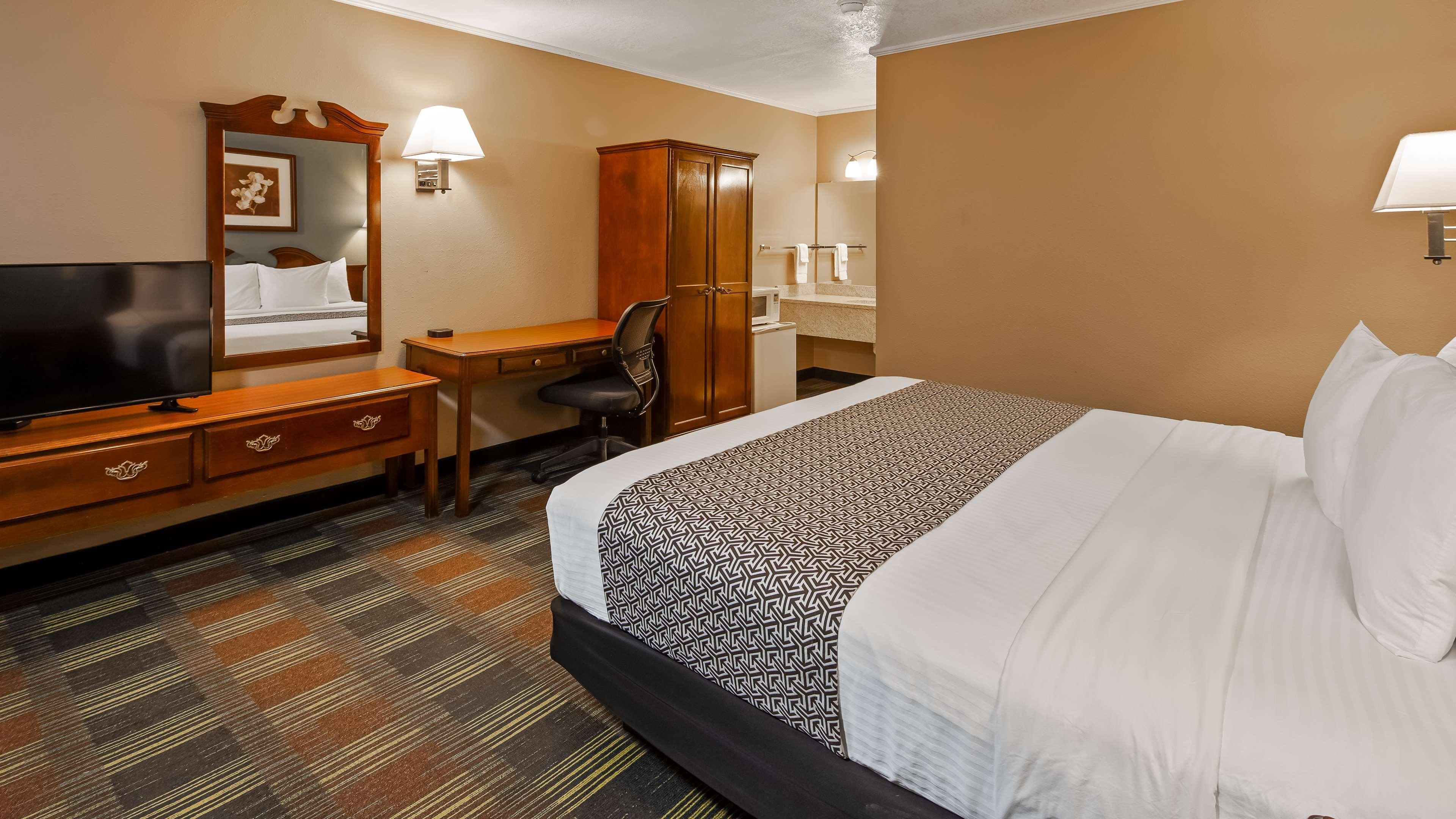 Surestay By Best Western Cameron Exterior photo